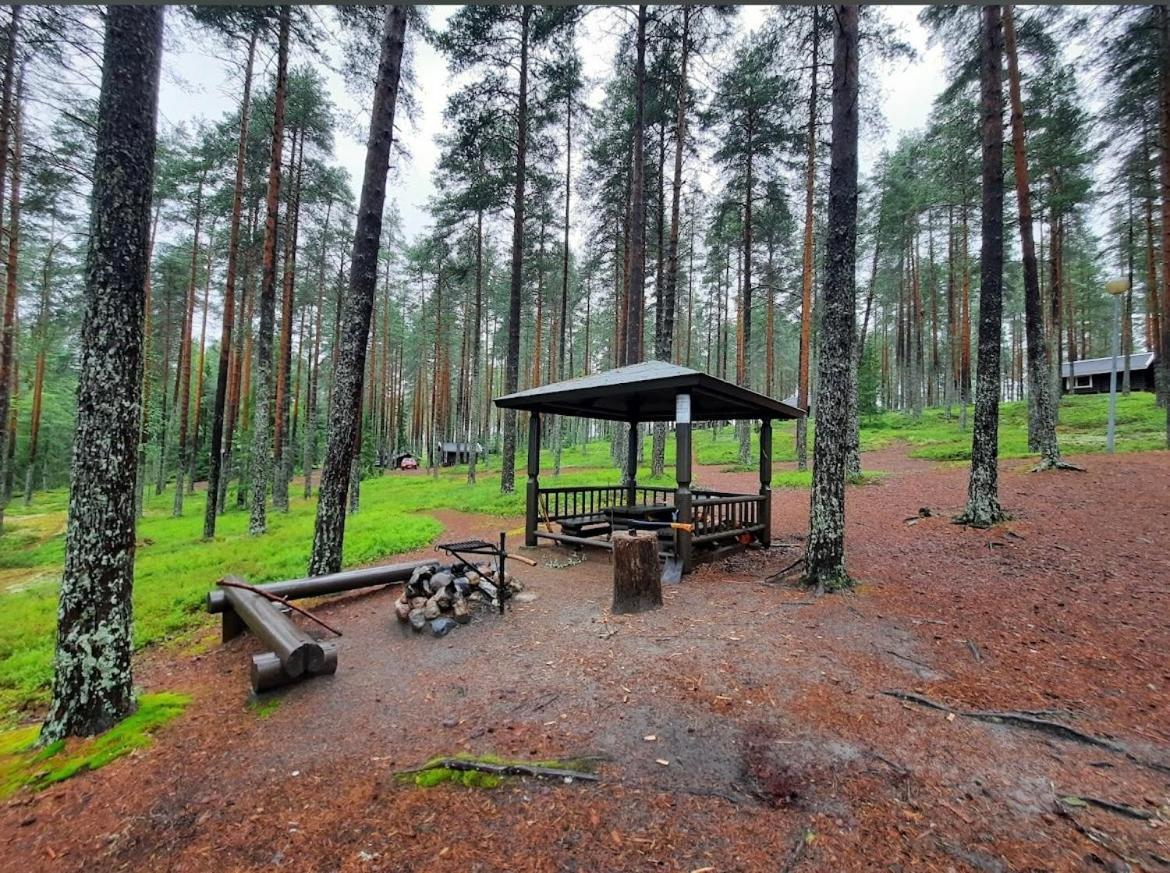 Laahtanen Camping Hotel Ristijärvi Eksteriør billede